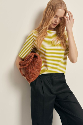 Футболка в полоску приталенного силуэта