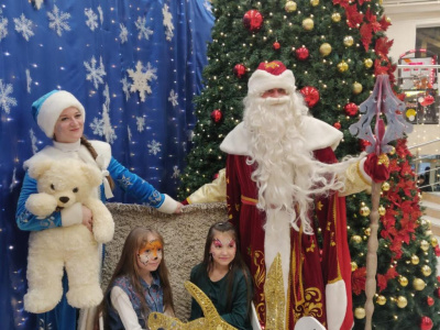 В ожидании новогодних чудес /  Алдан Алданский 