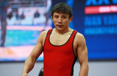 Андрей Бекренев победил на чемпионате Беларуси по вольной борьбе / Дьулустаан Сергеев   