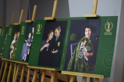 В Якутске открылась фотовыставка «Семьи героев» / Майя Гоголева   