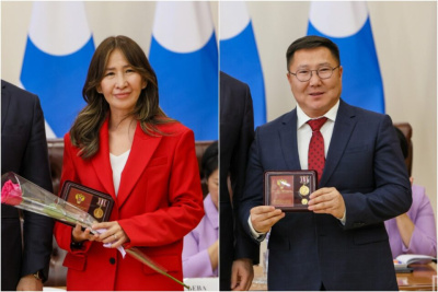 Главные врачи Центра СПИД и НЦМ Якутии награждены медалями имени Николая Семашко / Саина Титова   