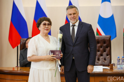 Государственные награды вручили медицинским работникам Якутии / Саина Титова   