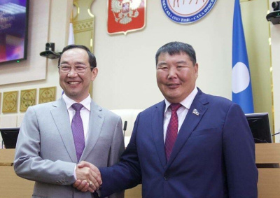 Алексей Еремеев поздравил Айсена Николаева с юбилейным днем рождения / ЯСИА   