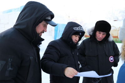 Библиотека, жилой дом и Дворец Детства: рабочая суббота главы района /   Мирнинский Мирнинский