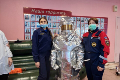 В медицинском колледже Нерюнгри в Якутии состоялась выставка пожарно-спасательного оборудования / ЯСИА  Нерюнгринский Республика Саха (Якутия)