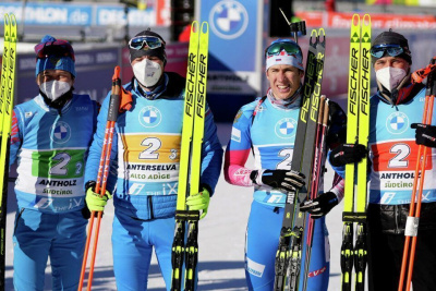 Российские биатлонисты завоевали серебро в эстафете на этапе Кубка мира / ЯСИА   