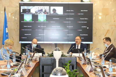 Депутаты определили кандидатуры для поощрения муниципальными наградами /   Мирнинский Мирнинский