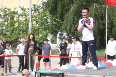 В Якутске известные спортсмены показали мастер-классы в День России / Дьулустаан Сергеев   