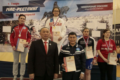 Семейственность хороша на пьедестале (фото). /    Город Москва