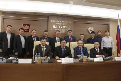 Международная федерация мас-рестлинга: «Тяни, вытягивай и побеждай!»  /    Город Москва