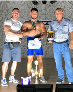 В Фергане прошел чемпионат области по мас-рестлингу /    