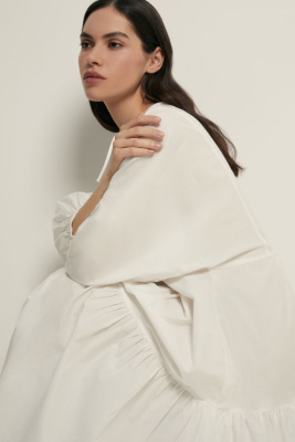 Платье из хлопка с v-образным вырезом