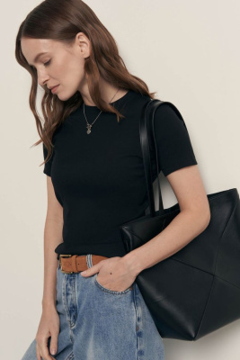 Футболка приталенного силуэта