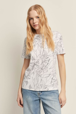 Футболка приталенного силуэта с цветочным принтом