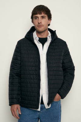 Стеганая куртка с капюшоном