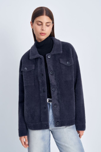 Жакет с высоким ворсом и нагрудными карманами