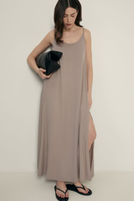 Сарафан свободного силуэта на бретелях