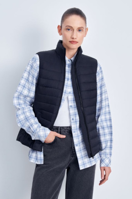 Утепленный жилет из утиного пуха