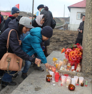 В Батагае зажгли свечу памяти / ЯСИА   