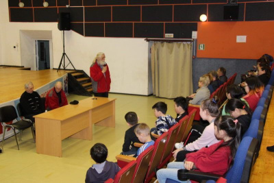 Жители Тикси встретились с участниками арктической экспедиции «Путями первопроходцев» / ЯСИА   