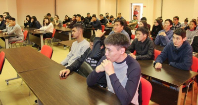 Студентам рассказали о «точках роста» Мирнинского района   / ЯСИА  Мирнинский Республика Саха (Якутия)