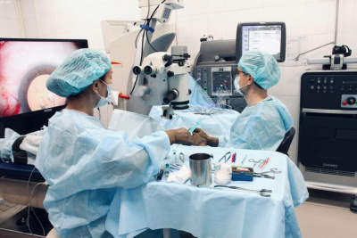 Врачи из Иркутска и Ленинградской области восстановили зрение якутским пациентам / Саина Титова   