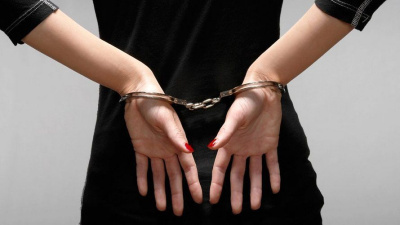 В Мирном задержана серийная воровка / ЯСИА   