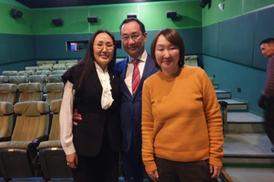 Айсен Николаев и его супруга одними из первых посмотрели новый якутский фильм «Иччи» / Вероника Аммосова   Республика Саха (Якутия)