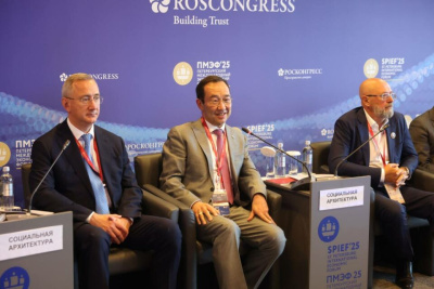 Глава Якутии оценил вклад креативных индустрий в развитие социальной архитектуры / ЯСИА   