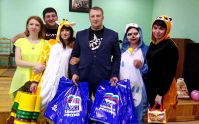 Праздник для детей с ОВЗ организовали мирнинские единороссы / ЯСИА  Мирнинский Республика Саха (Якутия)