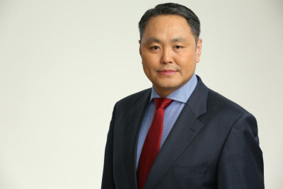 Альберт Семёнов поздравляет с Днём социального работника / ЯСИА   