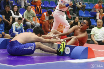 Мас-рестлинг представили на Петербургском международном экономическом форуме / Дьулустаан Сергеев   