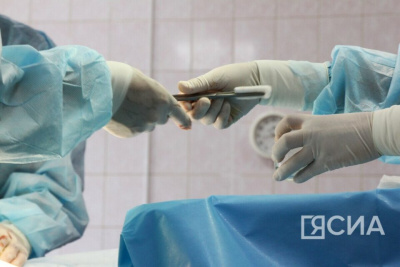 В Якутии врачи спасли мужчину, прострелившего себе ногу дробовиком / Саина Титова   