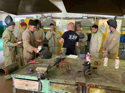 Среди выпускников ЯИПК идет апробация системы независимой оценки квалификации сварщиков / ЯСИА   