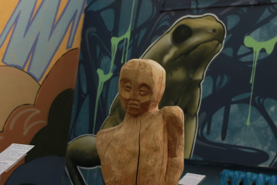 Коридор-портал, книжный мамонт, граффити: Открылась экспериментальная выставка «ФОКУС-КЭМ» / Вероника Аммосова   