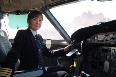 Седьмая эскадрилья авиакомпании «Якутия» поздравила новоиспеченного командира  / ЯСИА   Республика Саха (Якутия)