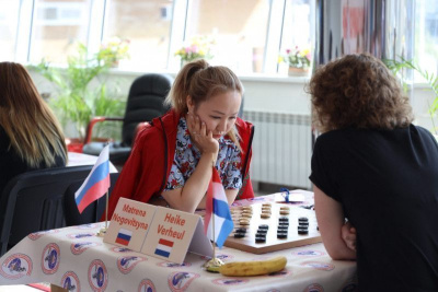 Все решит финишная прямая: Ноговицына сыграла вничью с лидером и сохраняет шансы на медаль / ЯСИА   