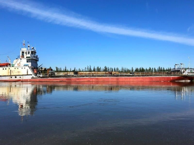 Теплоэнергосервис осуществляет доставку топлива на зиму водным путем / ЯСИА  Алданский 