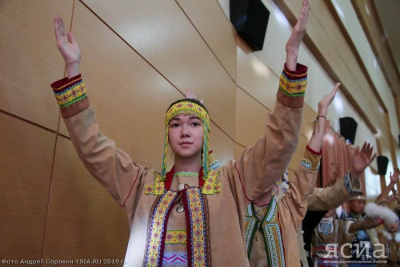 Нести традиции в будущее: В Якутске стартовал международный фест-форум языков коренных народов / Санаайа Иванова Якутск Якутск Республика Саха (Якутия)