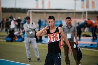 Мощь и сила: В Амге завершились соревнования по толканию ядра среди лиц с ПОДА / Ольга Старостина   