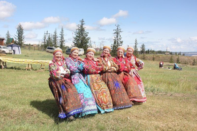Тройной праздник: На Еланке прошел республиканский фестиваль «Гармонь моя ямщицкая» / ЯСИА   