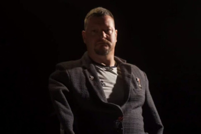 Герой России Максим Бахарев прочитал отрывок из поэмы «Реквием» / ЯСИА   