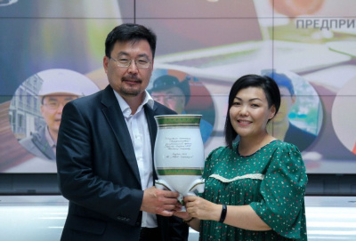 В Якутске наградили победителя премии «Гордость Якутии» в номинации «Предприниматель» / Ольга Старостина Якутск Якутск Республика Саха (Якутия)