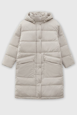 Утепленное пальто с капюшоном