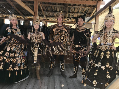 Костюмы из бересты, крылья стерха из утеплителя: Фестиваль «ТАБЫС» выберет лучшего молодого мастера / Вероника Аммосова  Алданский 