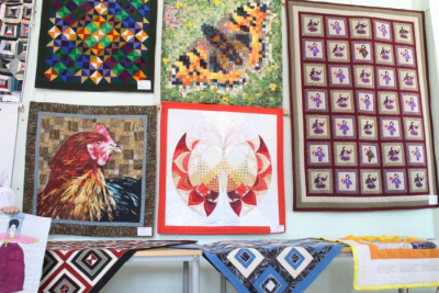На выставке «Мозаика мира» показали лучшие работы декоративно-прикладного искусства / ЯСИА   