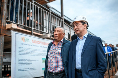 Айсен Николаев проверил строительство социальных объектов в Верхневилюйском районе / ЯСИА  Верхневилюйский Республика Саха (Якутия)