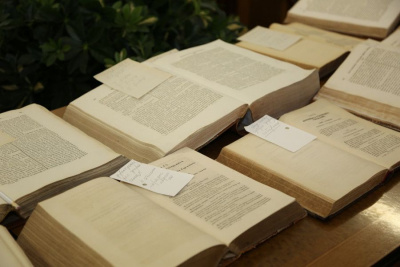 В Российской библиотеке открылась выставка о культуре и письменности коренных народов России / ЯСИА   Город Москва