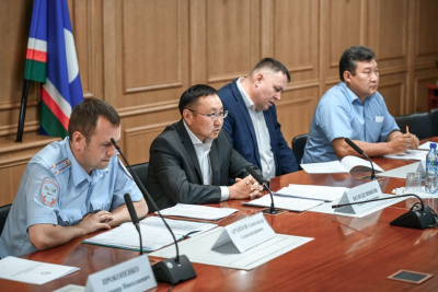 Алексей Колодезников поручил усилить меры по обеспечению безопасности дорожного движения / ЯСИА   Мирнинский