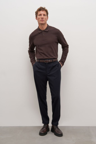 Брюки прямого кроя на средней посадке